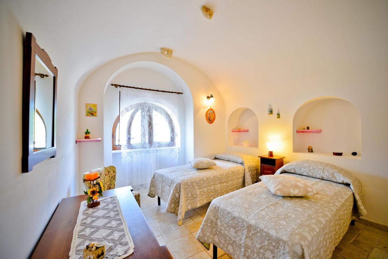 I Trulli di Alejandro Villa Locorotondo Bagian luar foto